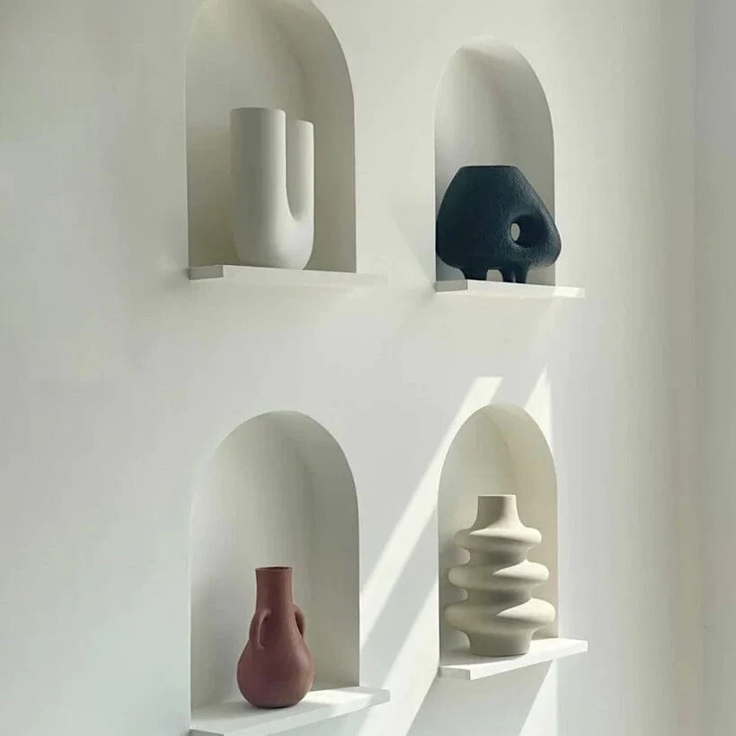 Big Mezo Contour-Shaped Vase - Image 8