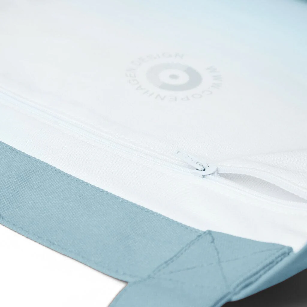 Pantone Beach Bag in Light Blue 550 - Image 4