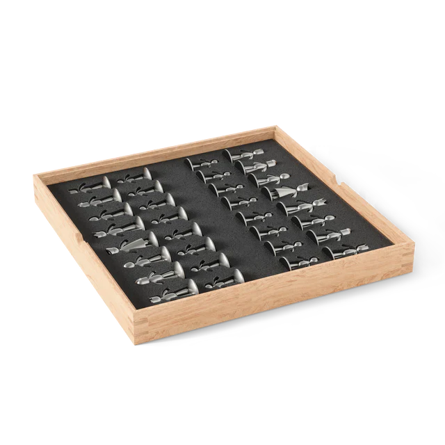Umbra Buddy Chess Set - Image 5