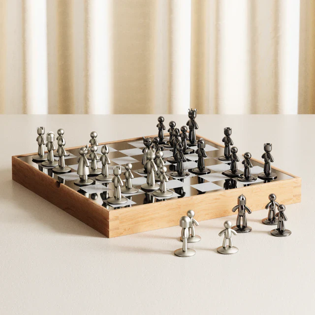 Umbra Buddy Chess Set - Image 8