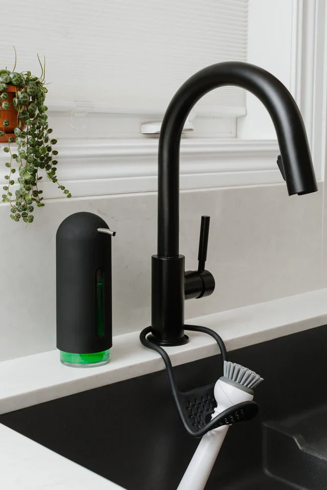 Umbra Penguin Soap Pump - Image 10